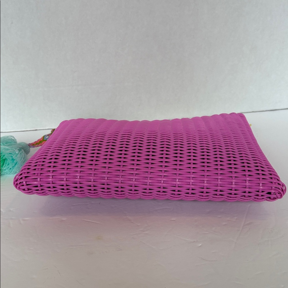 Squeeze De Citron Vibrant Pink Woven Clutch with Tassel - Picture 5 of 7